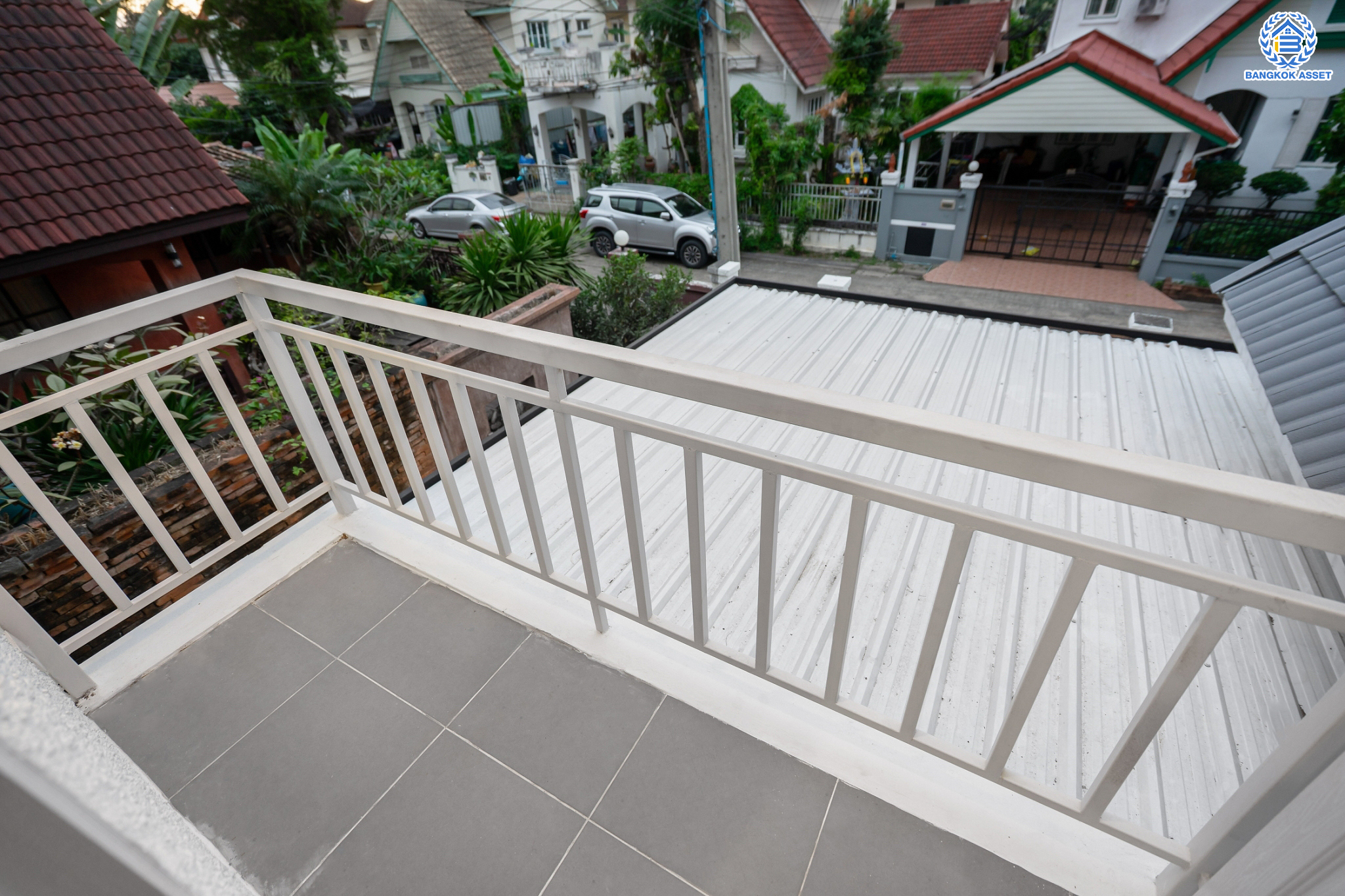 บ้านมือสองตกแต่งใหม่ ม.ชัยพฤกษ์ บางบัวทอง บ้านเดี่ยวแบรนด์ LH หลังมุม เนื้อที่ 77.1 ตร.ว. ฟังก์ชัน 3 ห้องนอน 4 ห้องน้ำ 1 ห้องอเนกประสงค์ 1 ห้องแม่บ้าน จอดรถ 2 คัน พร้อม Facilities ครบครัน บนทำเลเดินทางสะดวก ติดถนนบางกรวย-ไทรน้อย ใกล้เซ็นทรัลเวสต์เกต และรถไฟฟ้าสายสีม่วง "สถานีบางพลู"